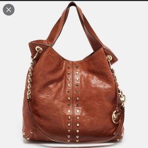 Matching Michael Kors purse and wallet‼️